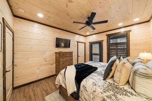 2 bedrooms, desk, iron/ironing board, travel cot