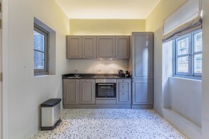 Fridge, oven, dishwasher, coffee/tea maker - Mid-Century Retro Suite (Floriana)