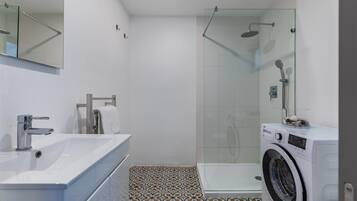 Doccia, asciugacapelli, asciugamani