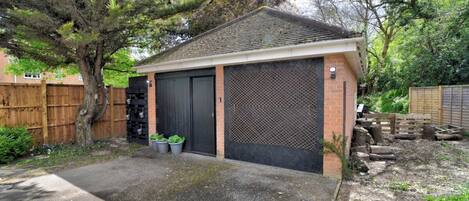 Basic Cabin | Exterior