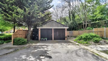 Basic Cabin | Exterior