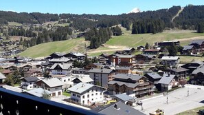 Property grounds - 3rd floor, view village, balcony, tv, 83m², Les Gets (Les Gets)