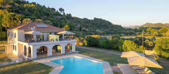 Antinea Olympian Villa North studio