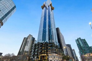 Exterior - Stunning 1-bed Unit in 56th Floor in Southbank! (Southbank)