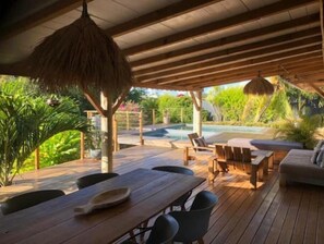 Outdoor dining - Sublime Villa Makiesé Dans son Jardin Tropical (Saint-François)