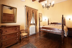 7 slaapkamers, een strijkplank/strijkijzer, gratis wifi, beddengoed