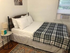 2 bedrooms - Lovely renovated, 2-bedroom home with free parking (Albany)