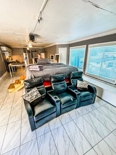 Top G Pad W/ Cinema Room In Fort Walton Beach Close to Beach Base and Shops