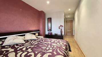 3 slaapkamers, een strijkplank/strijkijzer, wifi, beddengoed