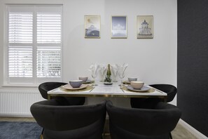 Dining - Stunning modern space in Hove & free parking.  (Brighton and Hove)