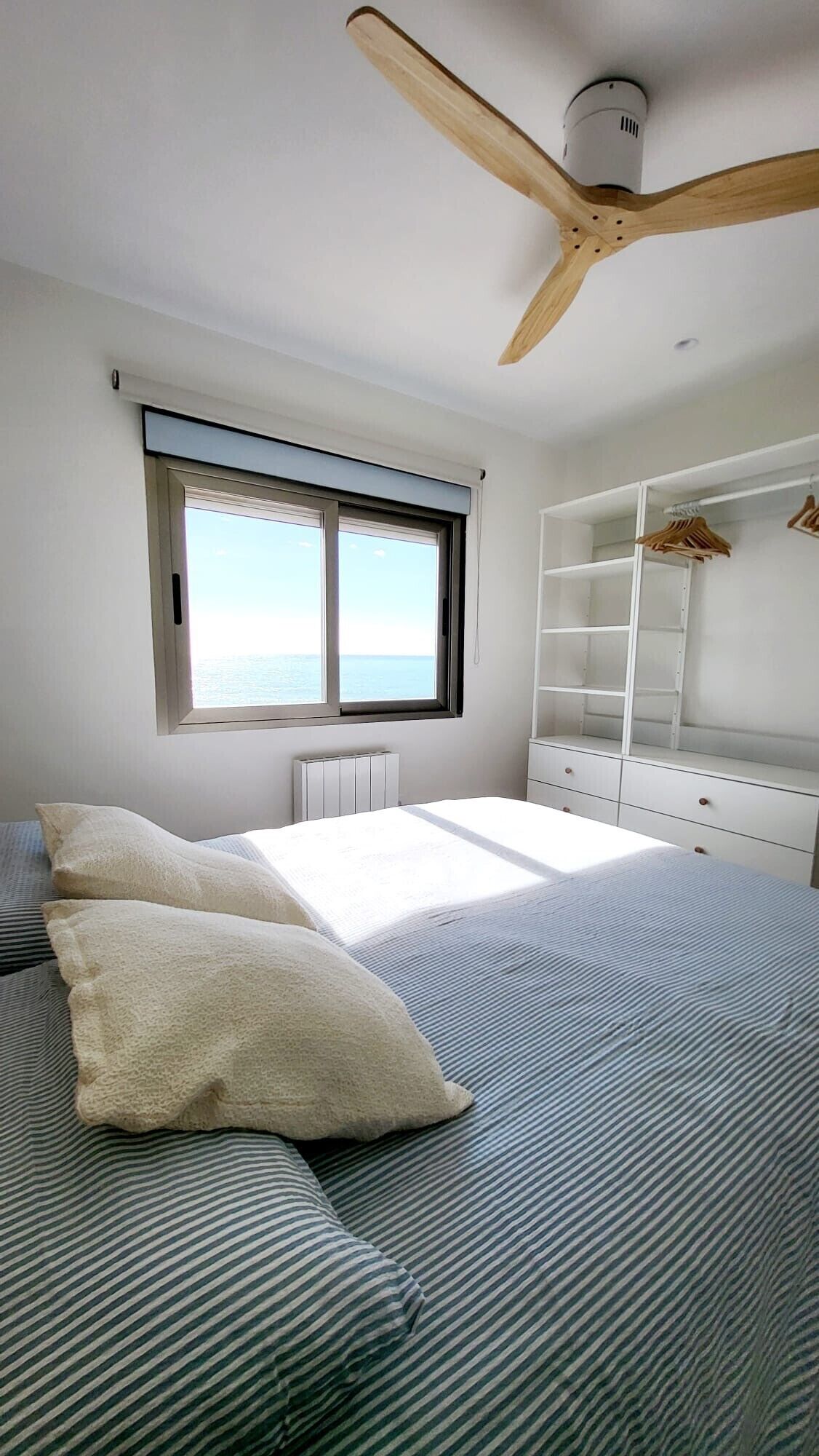 2 chambres, fer et planche à repasser, Wi-Fi, draps fournis