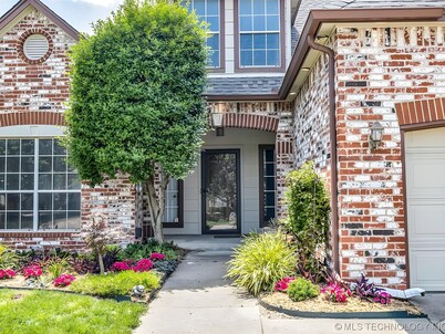 4 bedrooms+Outdoor gazebo+Garage+office