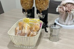Breakfast meal - 1 bedroom apartment in naples (Napoli)
