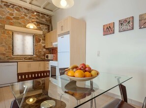 Refrigerador, microondas, horno y lavavajillas 