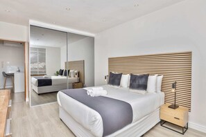 Basic Apartment - City Charm: Cozy 1-bedroom Apartment - Gardens (Cape Town)