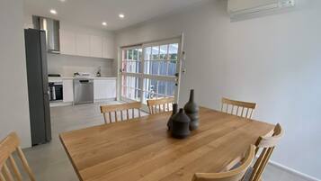 Basic House | Dining