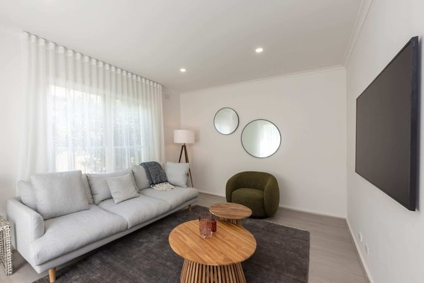 Basic House | Living area