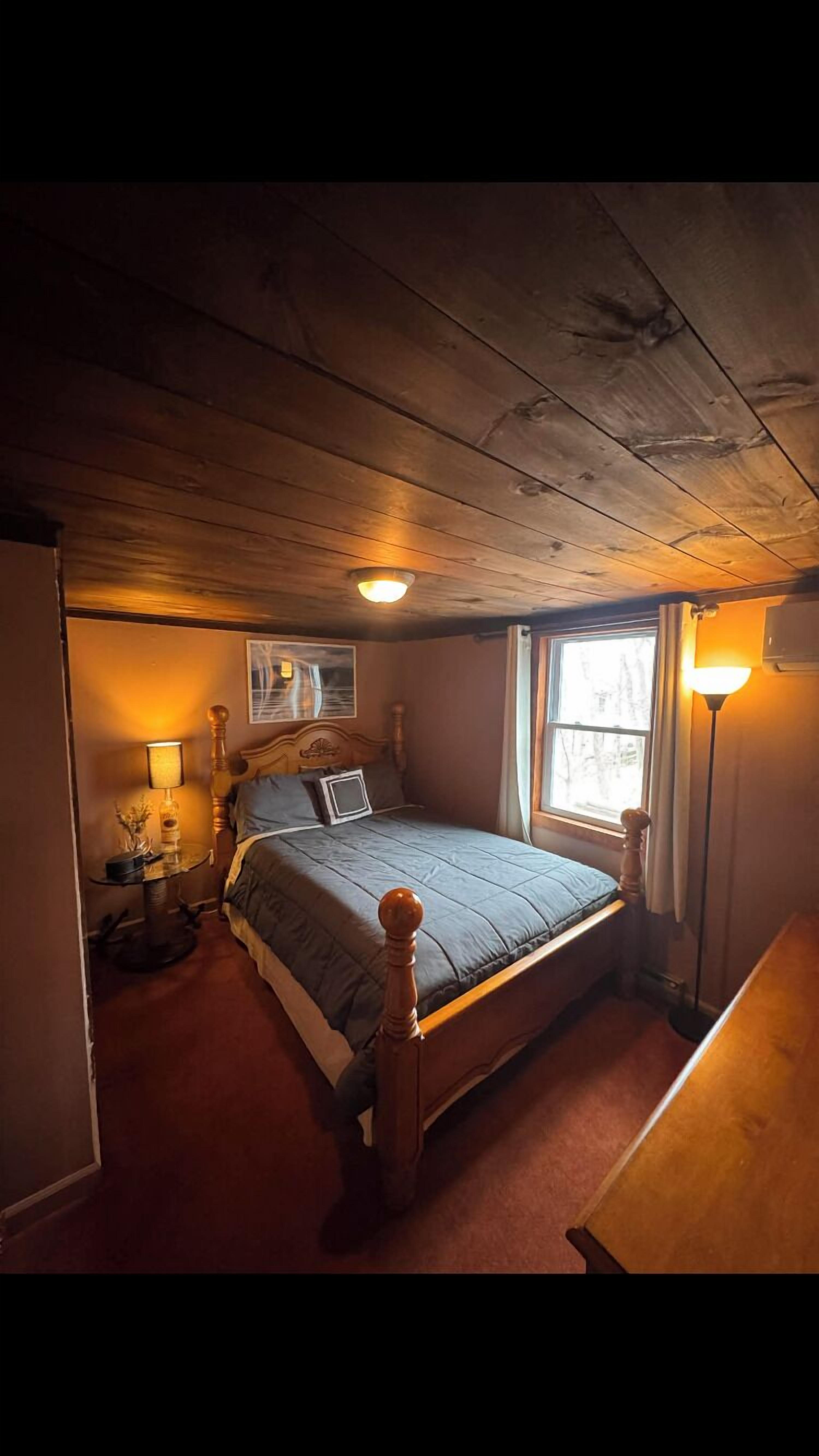 3 chambres, coffres-forts dans les chambres, fer et planche à repasser