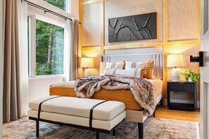 5 habitaciones, escritorio y tabla de planchar con plancha 