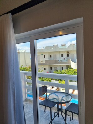 Blackout drapes, iron/ironing board, free WiFi, bed sheets - Eloque Simple living space (Chania)