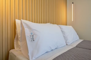 Blackout drapes, iron/ironing board, free WiFi, bed sheets - Eloque Simple living space (Chania)