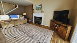 Smart TV, fireplace