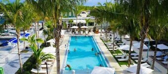 Amazing 4 Bdrm, 4 Bath Catamaran - Purpus
