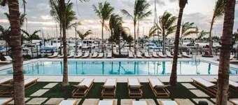 Amazing 4 Bdrm, 4 Bath Catamaran - Purpus