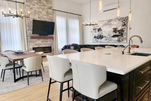 Luxury Penthouse | Makan dalam bilik