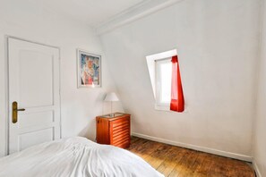 1 chambre, fer et planche à repasser, Wi-Fi, draps fournis
