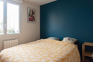 1 chambre, fer et planche à repasser, Wi-Fi, literie fournie