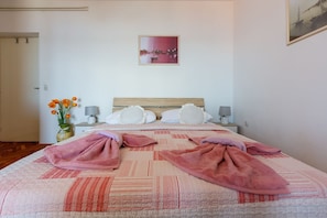 1 chambre, bureau, Wi-Fi gratuit, draps fournis