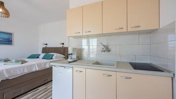 1 dormitorio, escritorio, wifi gratis y ropa de cama