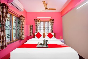 Classic Room - OYO Maa Santoshi (Barasat)