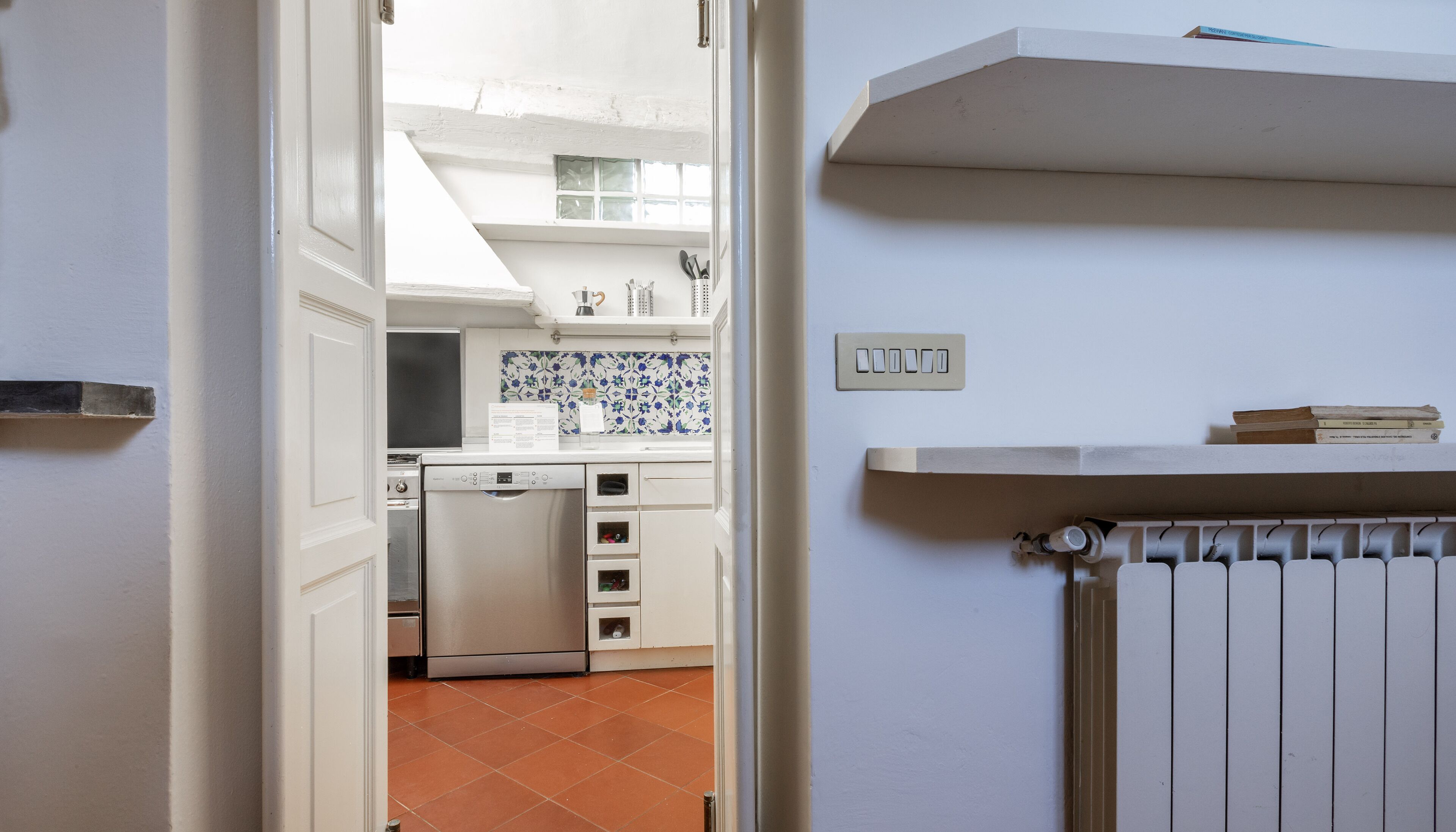 Frigorifero, forno, piano cottura, lavastoviglie