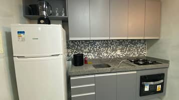 基本公寓 | 私人廚房 | 雪櫃、微波爐、廚房用具/餐具/器皿
