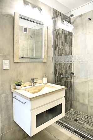 Shower, hair dryer, bidet, towels - Garage Incluido! Piso 10! Belgrano - Buenos Aires (Buenos Aires)