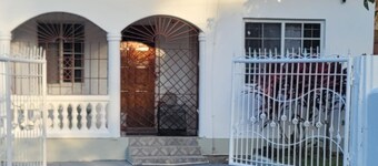 Horse Shoe Villa  Port Antonio air conditioned close to it all
 family friendly 