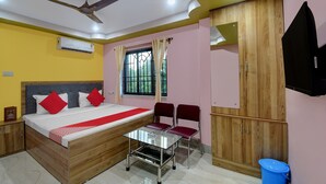 Classic Room | 1 bedroom, bed sheets - Flagship Hotel Mahal And Restaurant (Kolkata)