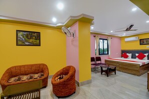 Classic Room | 1 bedroom, bed sheets - Flagship Hotel Mahal And Restaurant (Kolkata)