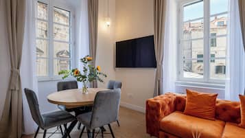 Departamento, vista a la ciudad | Área de sala de estar