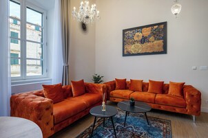 Apartment, City View | Living area