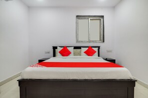 Room - Collection O Hotel Sky City (Hyderabad)