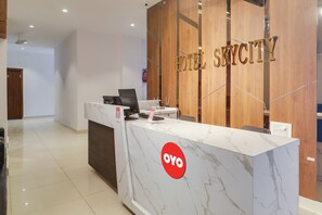 Reception - Collection O Hotel Sky City (Hyderabad)