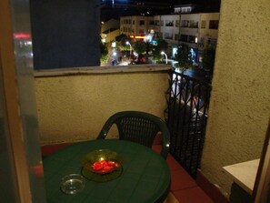 Outdoor dining - Centre Point Apartment (Podgorica)