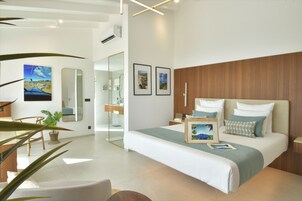 4 bedrooms, in-room safe, desk, laptop workspace