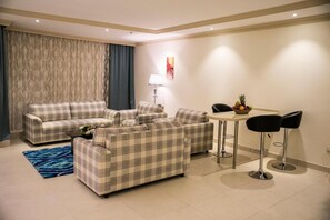 套房, 城市景 | 遮光窗簾/窗簾、隔音、床單