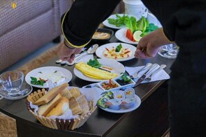 Komplett frukost varje dag (AED 30 per person)