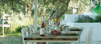 Charming house w/ view, 5 min walk from the sea