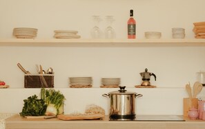 Fridge, dishwasher, coffee/tea maker